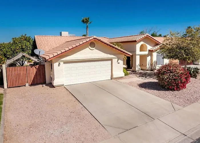 Sunny Oasis 4br Pool With Game Holiday home