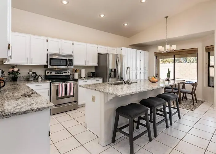 Sunny Oasis 4br Pool With Game *