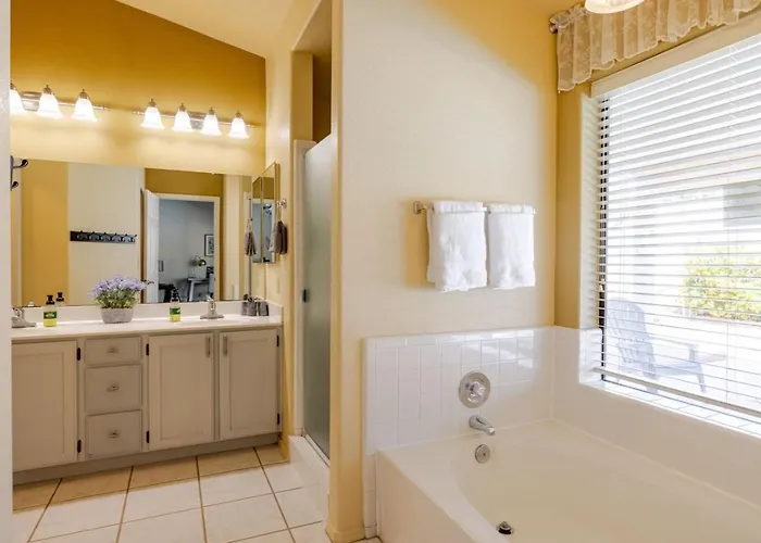 Sunny Oasis 4br Pool With Game