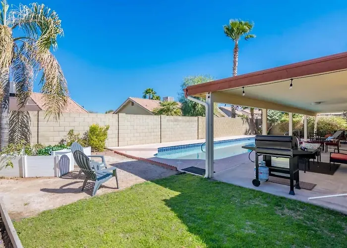 Holiday home Sunny Oasis 4br Pool With Game *