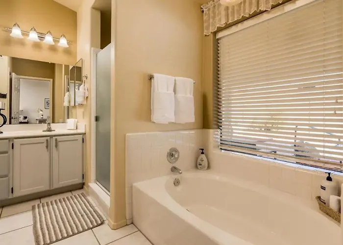Holiday home Sunny Oasis 4br Pool With Game